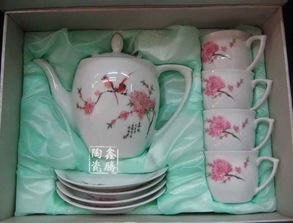粉彩花卉茶具 集觀賞、饋贈(zèng)與實(shí)用于一體的陶瓷藝術(shù)
